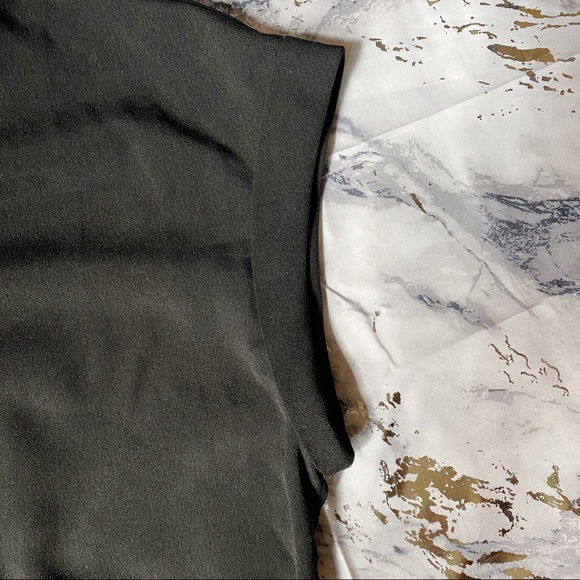 Ellen Tracy • Black • Short Sleeve • Med - Picture 3 of 4